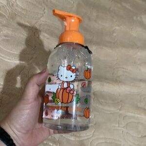 NEW Autumn Hello Kitty Scented Hand Soap - 16.9 fl oz - pumpkin patch